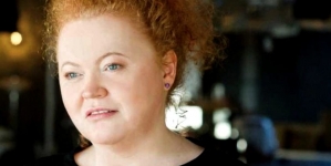 Narcisa Suciu lansează cartea “Mama, povestește-mi despre tine!”