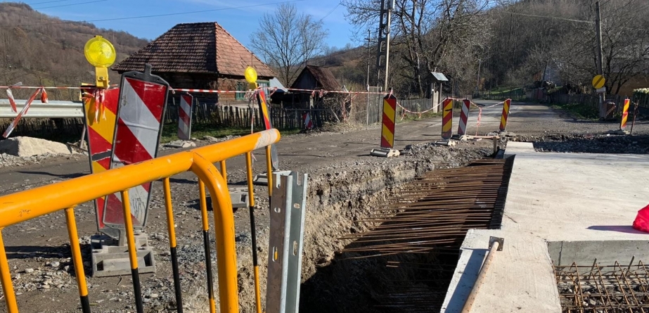 Lucrări de circulație importante!: În județul Maramureș în prezent sunt probleme cu legătura dintre Săcel și Moisei. Când vor fi gata toate reparațiile! (FOTO)