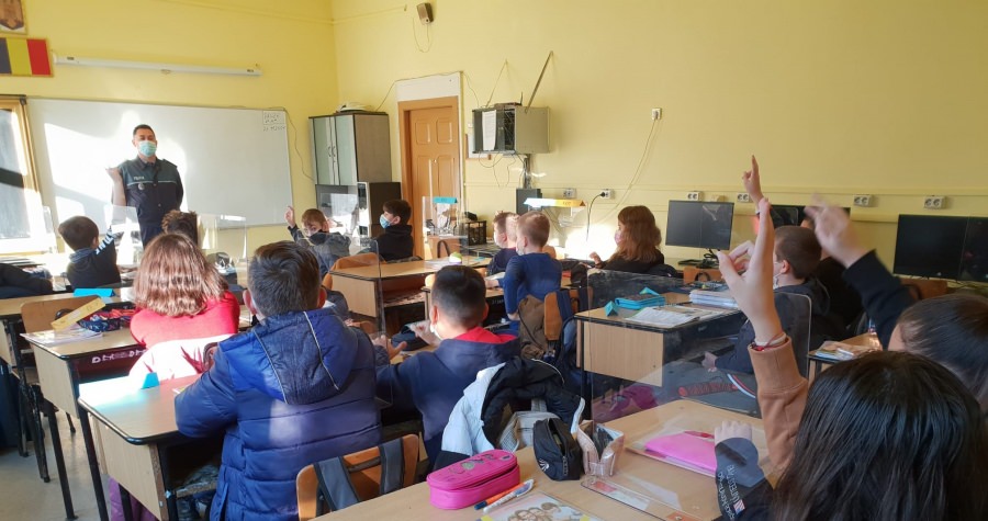 Povestea bullying-ului le-a fost predată elevilor din Baia Mare, Satulung și Finteușu Mic