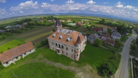 Categoric viitoare destinație turistică: În județul Maramureș obiectiv important trecut acum în patrimoniul autorităților. Povestea, în ansamblu, a castelului!