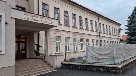 Conducerea Inspectoratului Școlar Județean Maramureș și a Colegiului Național Gheorghe Șincai arată că situația se rezolvă din 3 octombrie!