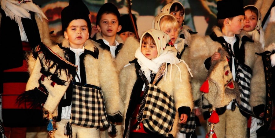 Moștenire culturală de marcă: În țara noastră avem tradiții și obiceiuri de generații cu ocazia Anului Nou. România autentică este și aici!