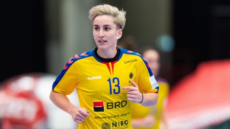 Handbal feminin naționala României. Echipa țării noastre este calificată acum în grupa principală. Jucătoare a Minaurului, cea mai bună marcatoare cu Norvegia!
