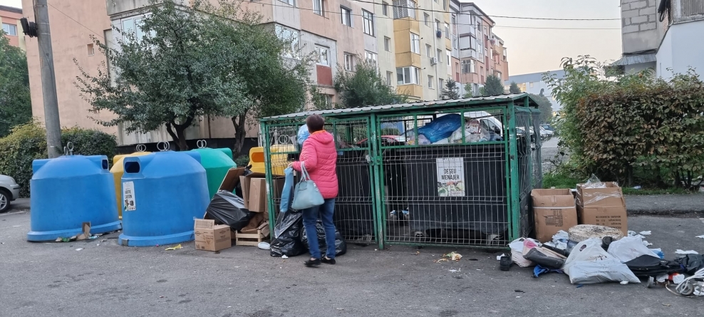 Războiul gunoaielor înaintea Crăciunului: În Baia Mare operatorul autorizat nu mai ridică începând de azi deșeurile! Primăria e acuzată de neplata restanțelor!