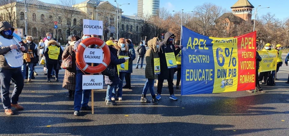 Proteste în sistemul educațional: În județul Maramureș în prezent membrii Sindicatului din Învățământul Spiru Haret sunt în grevă japoneză!