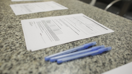 Românii care intră de luni în țară nu vor mai trebui să completeze declarația pe propria răspundere