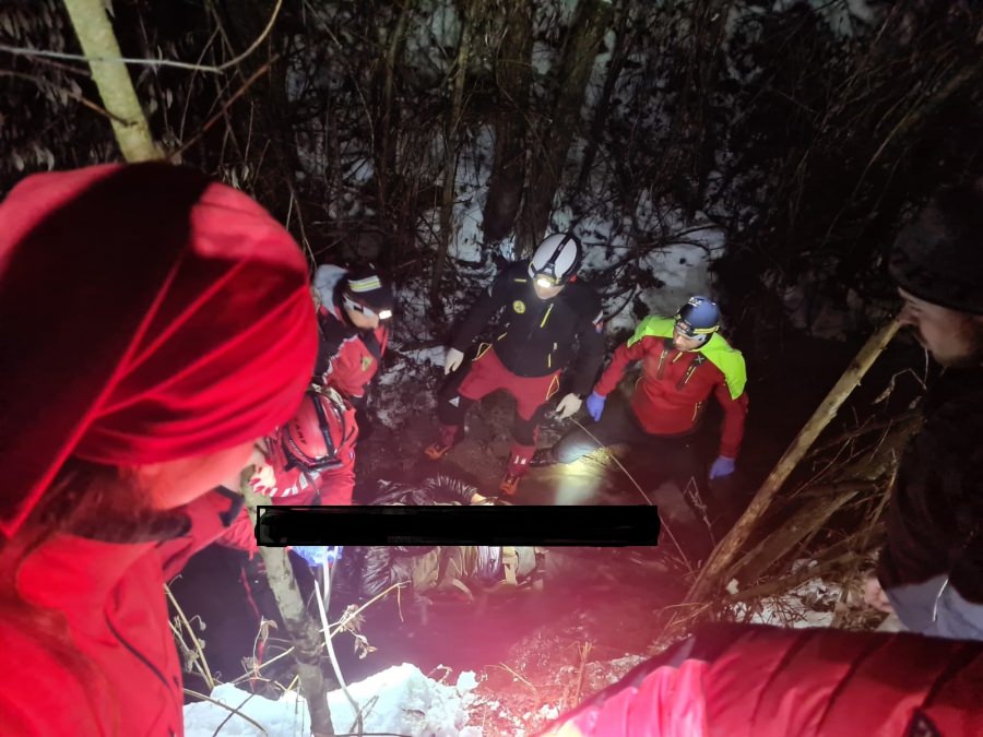 Tragediile de lângă noi: În județul Maramureș un bărbat în vârstă de 39 ani, tatăl a doi copii și pompier, s-a aruncat în gol de pe un viaduct, în Săcel!(FOTO)
