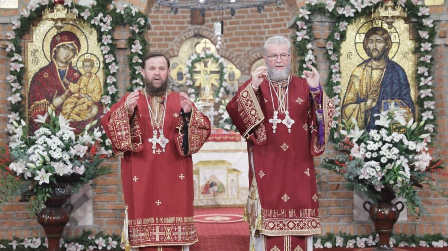 Ierarhii slujesc la Catedrala Episcopală de Florii; În această zi, acum 28 de ani, PS Iustin era hirotonit Arhiereu