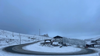 A venit cu iarna: În județul Maramureș Ziua Națională a sosit cu circulație în condiții de iarnă, pe șoselele publice. Ce spun responsabilii de la CJSU! (FOTO)