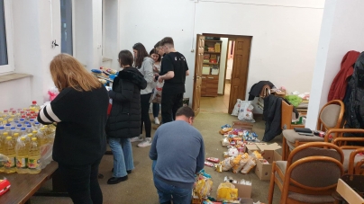 Mână de la mână: În județul Maramureș o campanie de strângere a alimentelor pentru familiile nevoiașe. 800 kg donate în câteva zile! (FOTO)