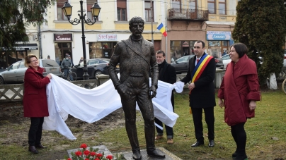 Acțiune culturală de marcă: În Sighetu Marmației acum există o statuie care îl reprezintă pe Hollosy Simon. Biografia sa!(FOTO)