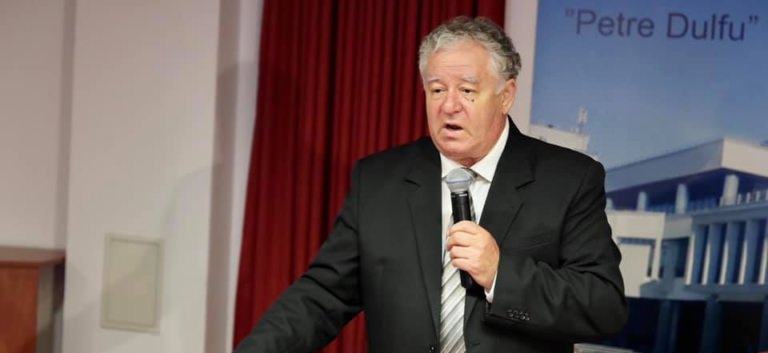 Dr. Teodor Ardelean, directorul Bibliotecii Județene „Petre Dulfu” Baia Mare, invitat al conferinței „Petre Dulfu – Dascăl al neamului” de la Cluj-Napoca