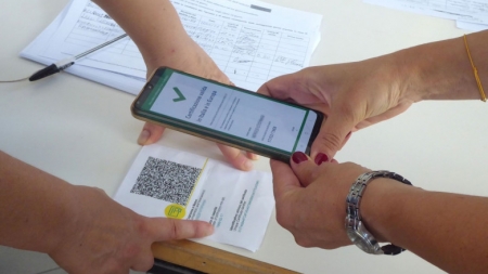 Ministrul Sănătății, despre intrarea cu test Covid-19 la magazin: Trebuie introdus în baza de date națională. Mall-urile pot deschide centre de testare