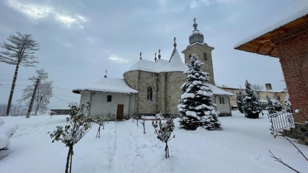 Și în această duminică: PS Timotei a slujit la Mănăstirea Bixad (FOTO)