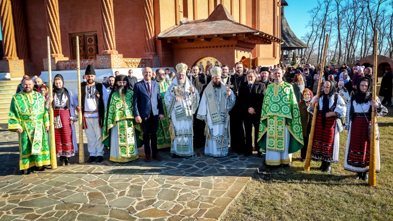 Ierarhii au participat la Hramul de iarnă al Mănăstirii Scărișoara Nouă (FOTO)