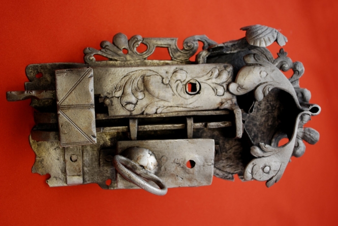 Zăvorul masiv de poartă este „Exponatul săptămânii” la Muzeul Județean de Istorie și Arheologie Maramureș