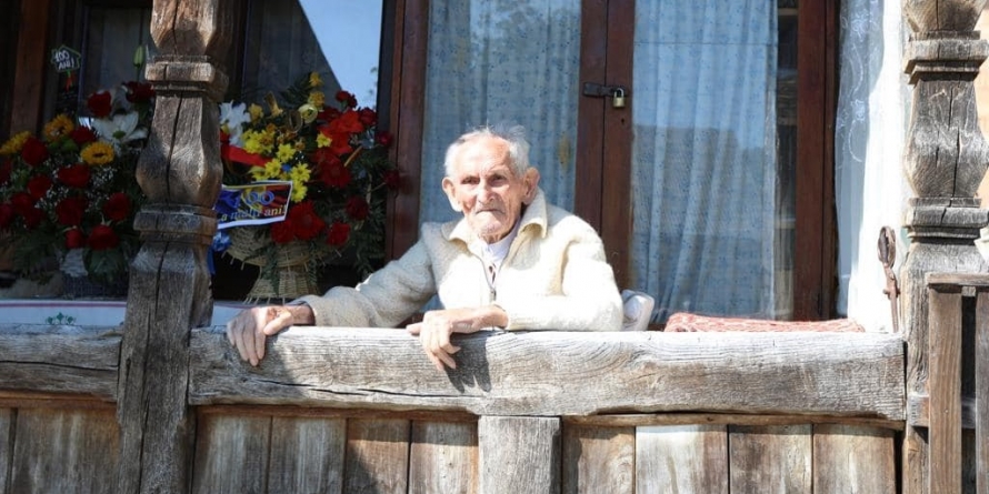 Scriitorul și veteranul Ioan Gojda-Ou din Văleni a trecut la cele veșnice