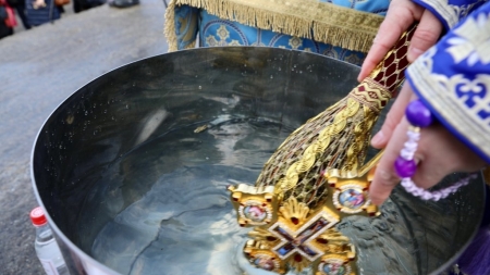 Aghiasma de la Bobotează se poate consuma dimineața, pe stomacul gol, timp de opt zile