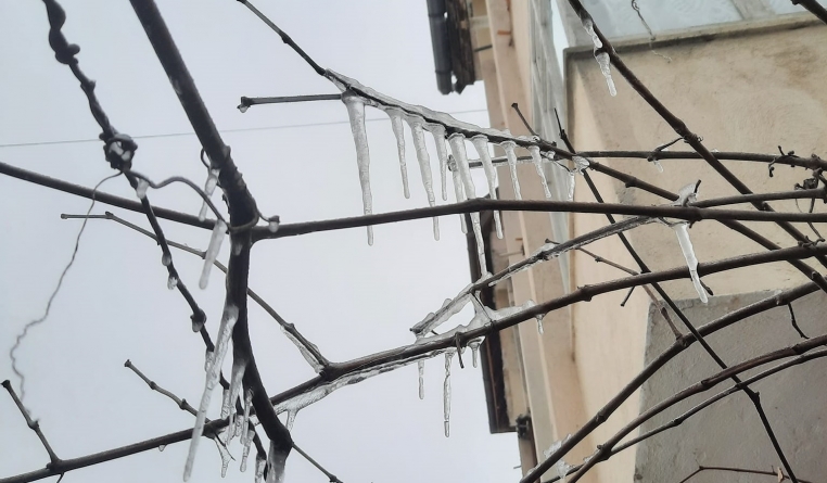 Nevoie de atenție mare: Fenomen meteorologic periculos și rar caracteristic iernii. Freezing rain în Baia Mare dar și în Sighetu Marmației!