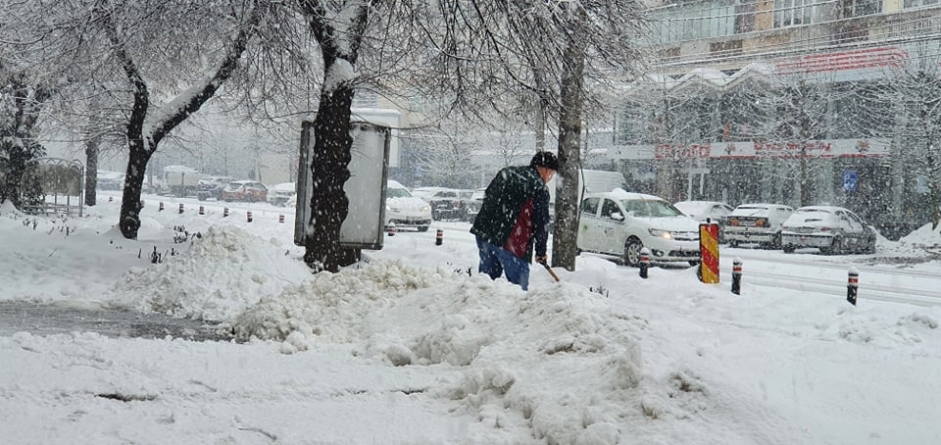 Iarăși în NV țării: În județul Maramureș atenționarea meteorologică de viscol se menține valabilă, până dimineață! Rămâne codul portocaliu!