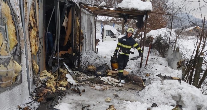 Alertă în această dimineață: În Baia Mare strada Vasile Lucaciu un eveniment religios încurcat de flăcările izbucnite. Bărbat cu arsuri la față și mâini!(FOTO)
