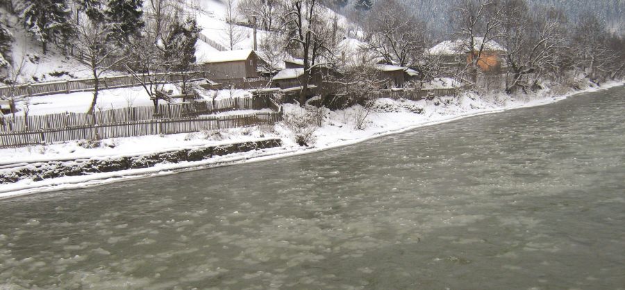 Se întâmplă chiar acum: În județul Maramureș atenționări meteorologice și hidrologice de cantități mari de apă, viscol puternic respectiv pericol de inundații!