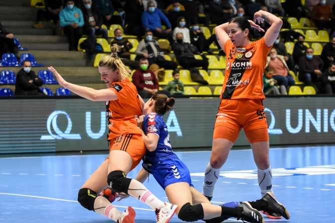 Handbal Feminin Cupele Europene: Minaur Baia Mare a bifat înfrângere usturătoare în partida disputată cu Bietigheim, dar își menține șansele pentru calificare!