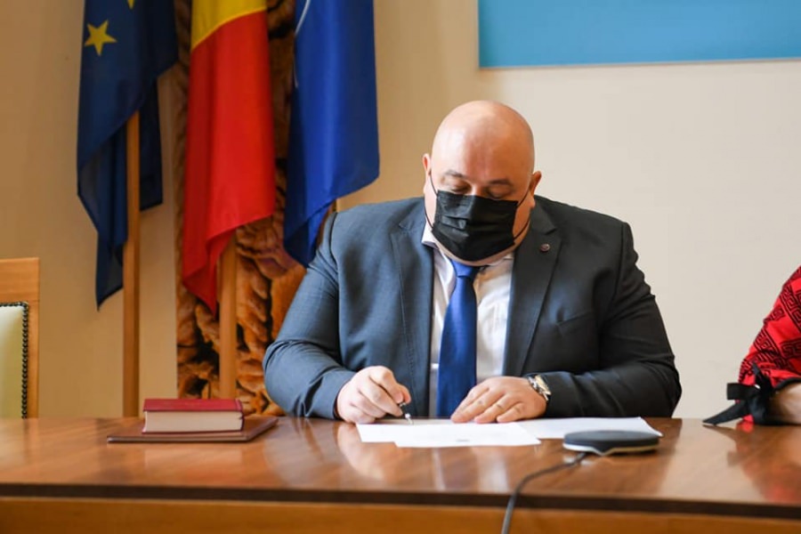 A depus acum jurământul: Prefectul județului Maramureș este oficial Rudolf Stauder! Mesajul acestuia, la ceremonia de învestire în funcție!