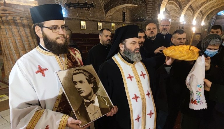 Ziua Culturii Naționale Române: La Catedrala Episcopală cu hramul Sfânta Treime din Baia Mare, un parastas oficiat pentru Eminescu! (FOTO)