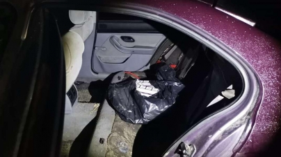 Țigări de contrabandă găsite în Câmpulung la Tisa; Acestea se aflau într-un autoturism abandonat