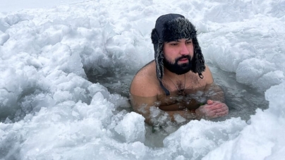 Alt maramureșean curajos: Daniel Ticz, baie la Mogoșa la -7 grade (FOTO)