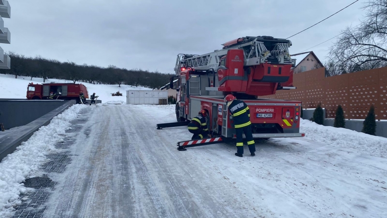 Sighetu Maramației: Pompierii au simulat un incendiu la o unitate turistică din municipiu