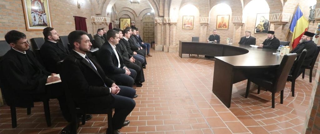 La Catedrala Episcopală din Baia Mare, întâlnire cu studenții masteranzi din an terminal