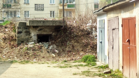 Cazul unui atac aerian: În județul Maramureș în prezent pe lista IGSU figurează oficial 75 buncăre. Doar că acum sunt cam uitate de primării multe din acestea!