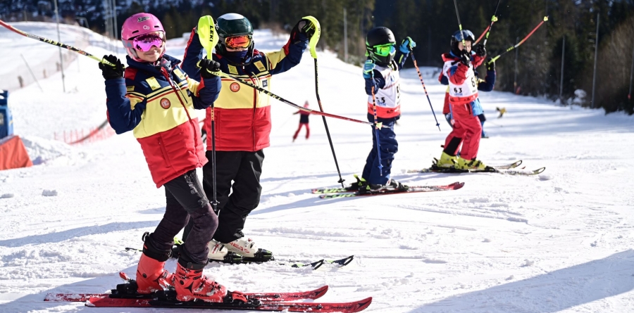 Cinci sportivi de la CSS Baia Sprie au participat la Mini Cupa României la slalom uriaș (FOTO)