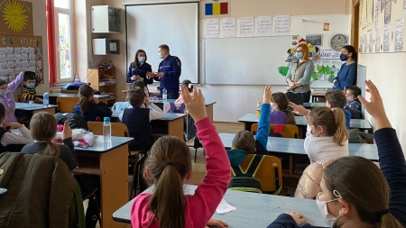 Șansa-i de partea copiilor: Activități de prevenire în Seini având ca scop declarat creșterea siguranței elevilor unității școlare!