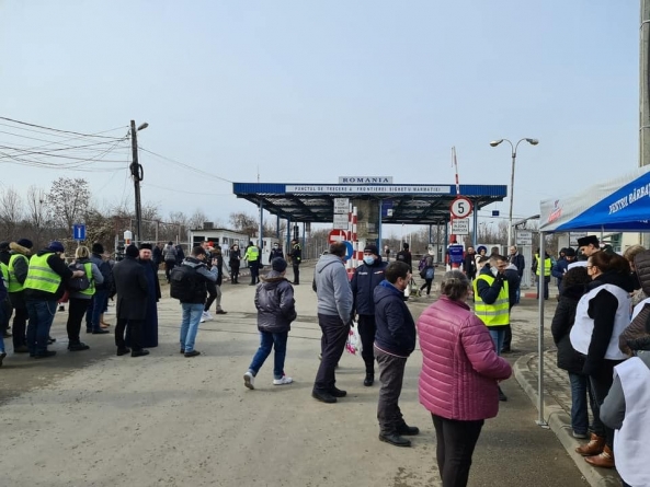 Situația la frontiera nordică: În județul Maramureș în prezent foarte mulți au solicitat oficial azil! 952 ucraineni au intrat în țară în 24 ore, pe la Sighet!