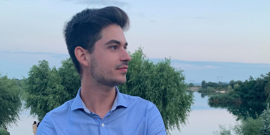 Exclusiv DirectMM: Eurovision România:  Andrei Petruș, artistul nostru maramureșean de lăudat, s-a calificat meritoriu în marea finală! Iată ce simte fix acum!