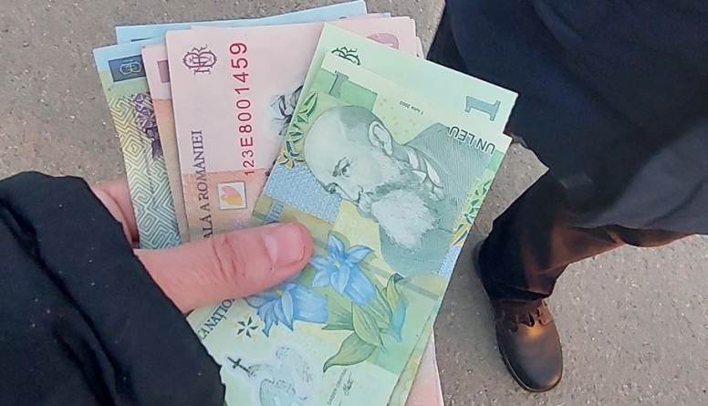 Un gest clar impresionant: În județul Maramureș doi copii oferă lecție de viață frumoasă! Și-au donat banii strânși, pentru refugiații veniți acum din Ucraina!