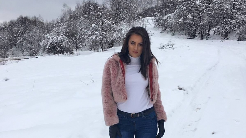 Lacrimi și durere: A murit Daniela, tânăra accidentată în timp ce era trasă cu un colac tubby pe zăpadă de o mașină (FOTO)