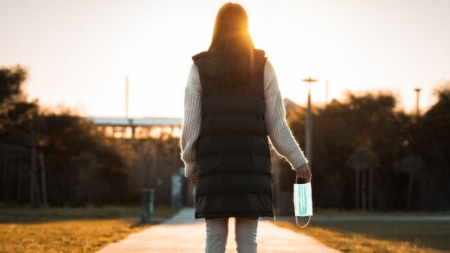 Relaxările propuse de Ministerul Sănătății: Fără mască în aer liber; Acces în restaurante și mall-uri fără certificat COVID