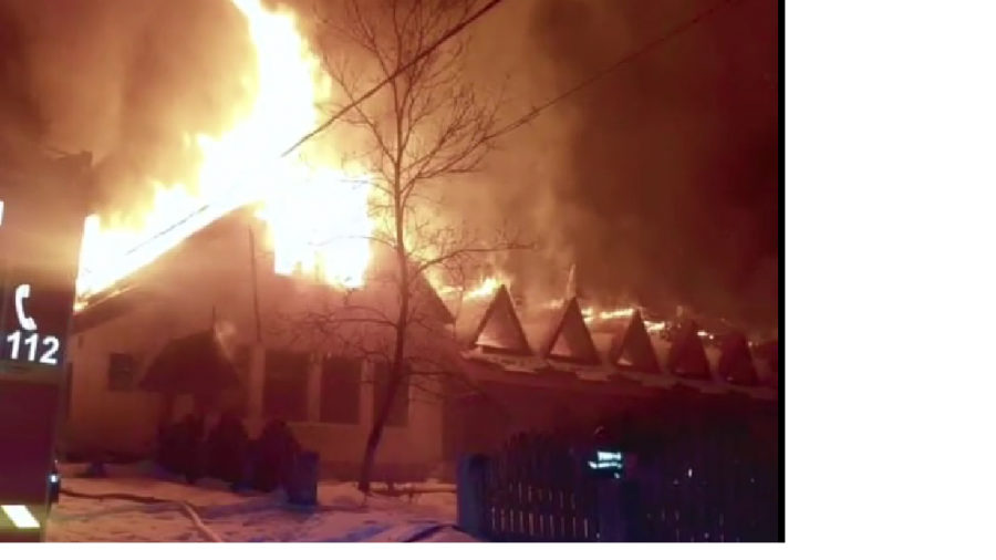 Incendiu la fosta cabană de la Usturoiu (FOTO)
