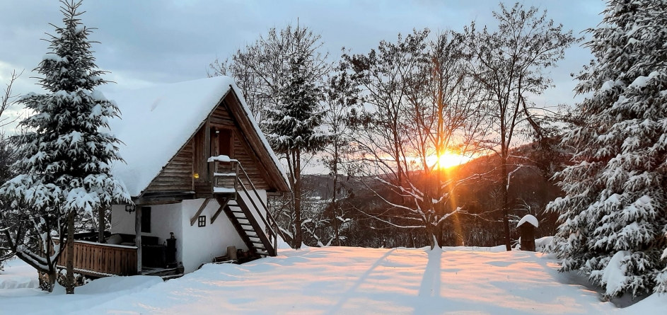 Iarna care face regula: În județul Maramureș în Țara Lăpușului stratul de zăpadă măsoară în medie 34 cm. Iată care-i configurația regiunii!
