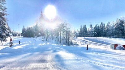 Instantanee de iarnă autentică: În județul Maramureș la Cavnic stratul de zăpadă este 57-59 cm, iar în Baia Borșa 27-29 cm. Cât ar fi, în toate punctele-cheie!