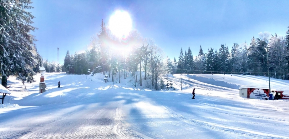 Instantanee de iarnă autentică: În județul Maramureș la Cavnic stratul de zăpadă este 57-59 cm, iar în Baia Borșa 27-29 cm. Cât ar fi, în toate punctele-cheie!