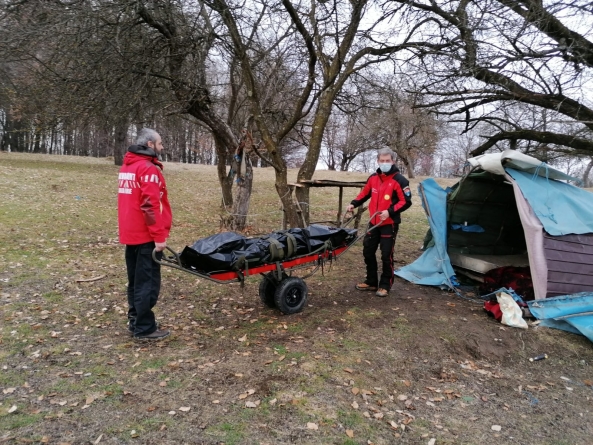 Intervenție a Salvamont Maramureș: În județul Maramureș un bărbat în vârstă de 39 ani care era urmărit general a fost găsit decedat într-un cort pe Vf.Solovan!