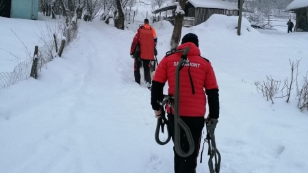 Nouă intervenție marca Salvamont: În județul Maramureș un bărbat în vârstă de 73 ani a primit ajutorul salvatorilor montani!(VIDEO ȘI FOTO)