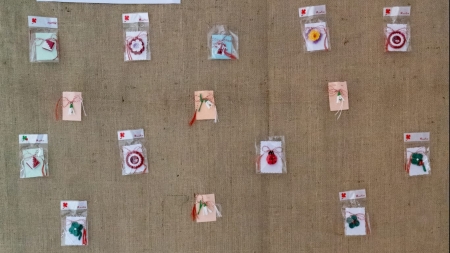 Maramureșenii pot achiziționa mărțișoare tradiționale direct de la meșterii populari