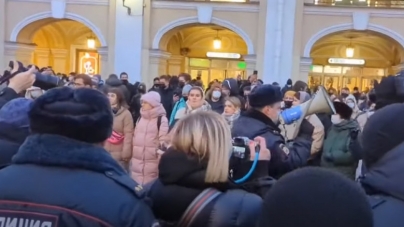 Protestele împotriva războiului continuă la Moscova, Sankt Petersburg și alte orașe din Rusia
