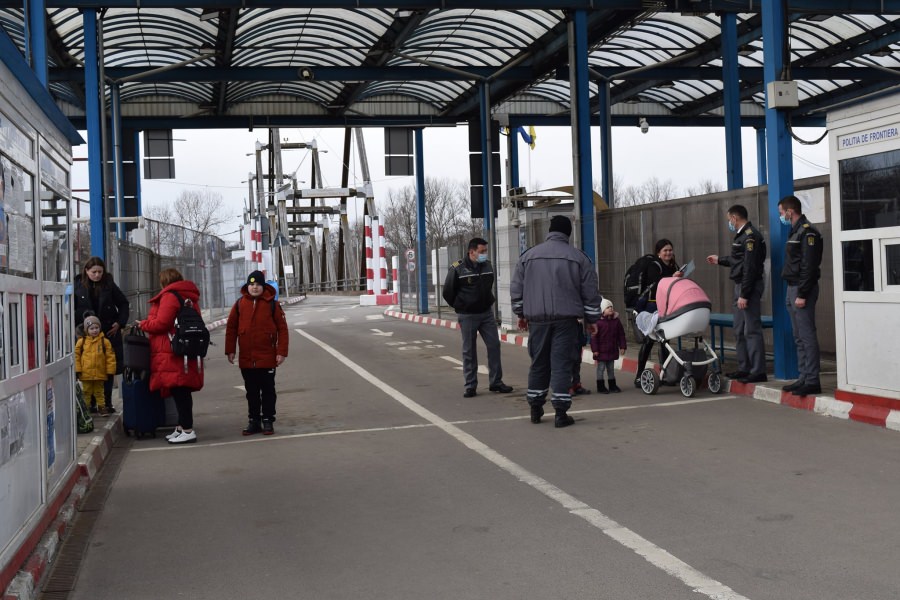 948 ucraineni au sosit în țară în 24 ore pe la PTF Sighet!